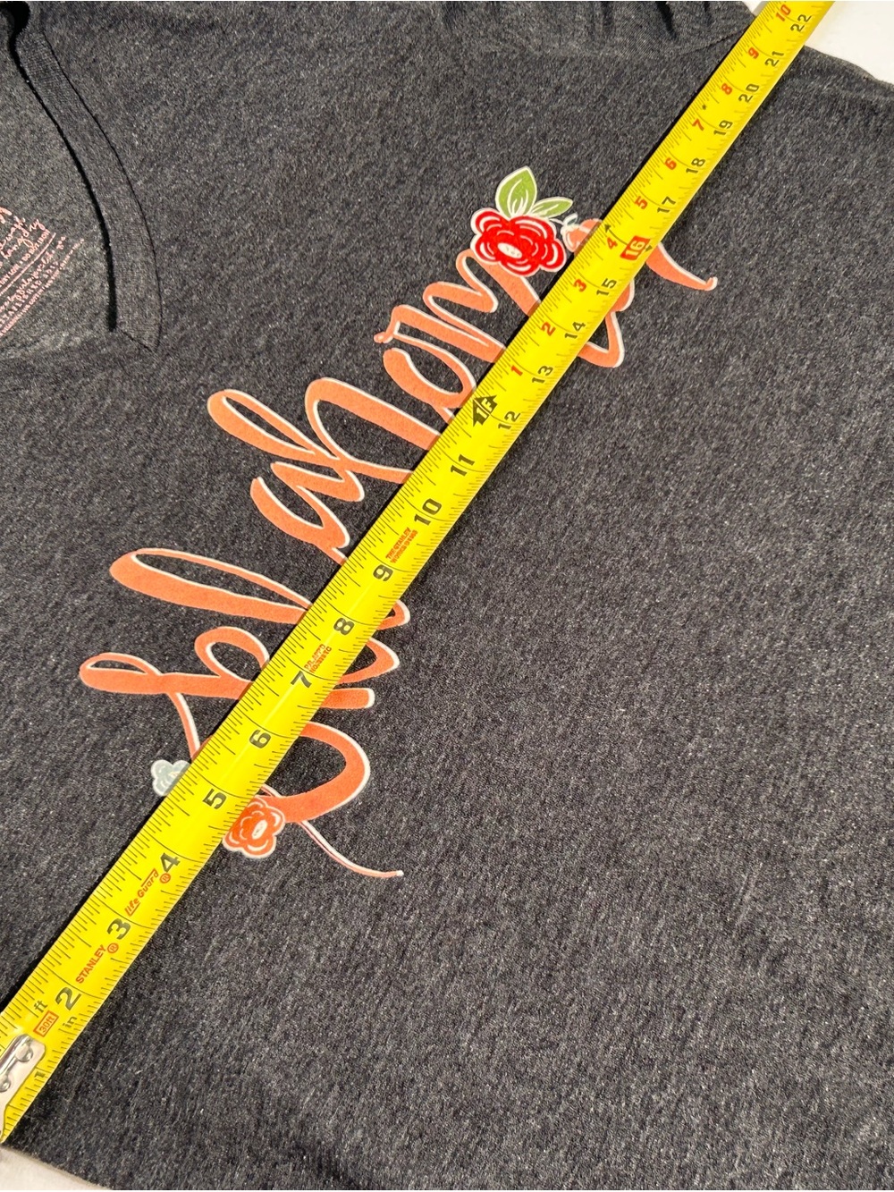 Calamity Jane’s Apparel Oklahoma 1907 Floral Buffalo V-Neck Graphic Tee L - Picture 4 of 7
